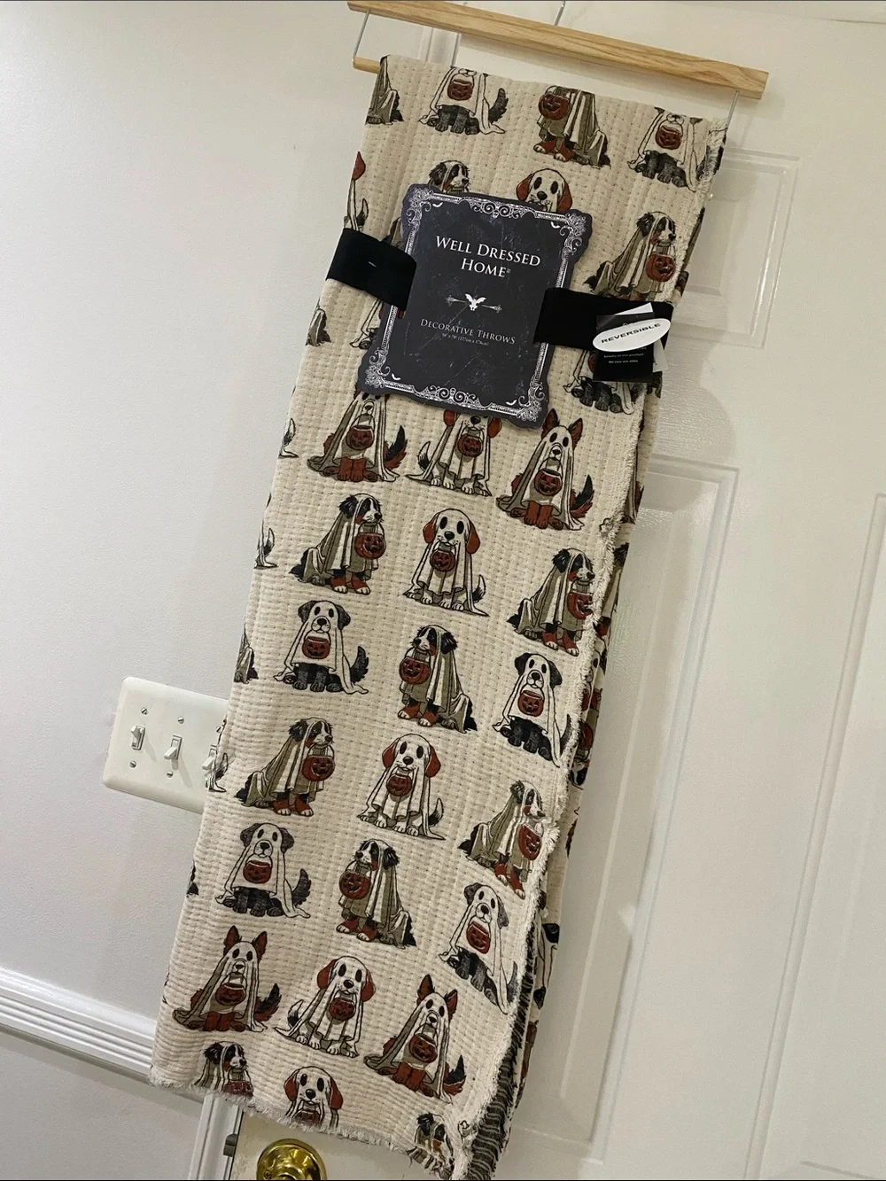 NWT.  Well Dressed Home, Halloween  dogs, decorative throw blanket.